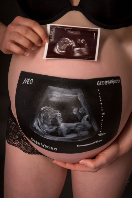 Babybauchfotos Dresden, Schwangerschaftsfotos Dresden, Babybauchshooting Dresden, Schwangerschaftsbilder Dresden, Fotograf Dresden, Fotostudio Dresden, Fotografin Dresden