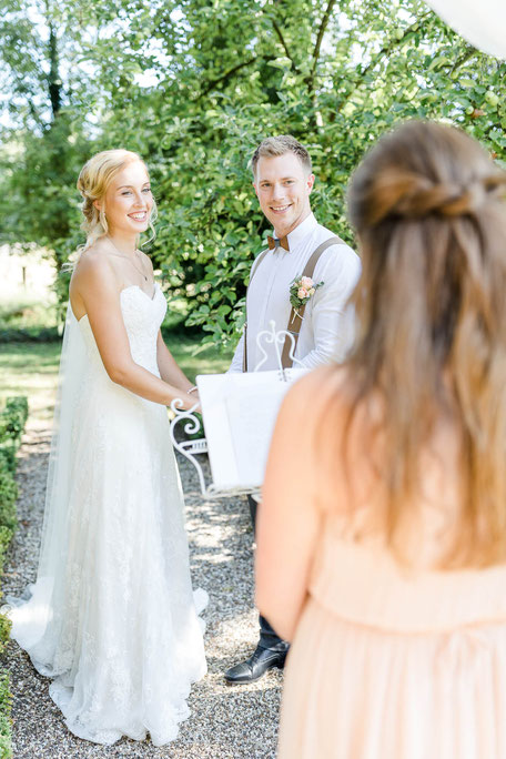 Die Freie Trauung in Osnabrück, holt Euch Hochzeitsinspirationen für die Hochzeitsplanung auf www.philosophylove.de Freie Trauungen und Hochzeitsreden in Osnabrück, Hamburg und Düsseldorf, Keppelborg