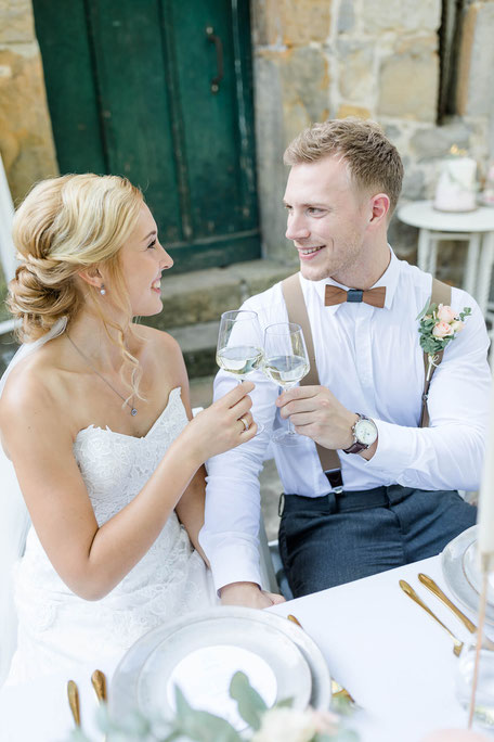 Die Freie Trauung in Osnabrück, holt Euch Hochzeitsinspirationen für die Hochzeitsplanung auf www.philosophylove.de Freie Trauungen und Hochzeitsreden in Osnabrück, Hamburg und Düsseldorf, Keppelborg