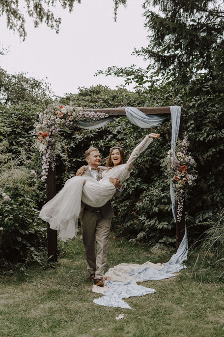 Die Freie Trauung in Osnabrück, holt Euch Hochzeitsinspirationen für die Hochzeitsplanung auf www.philosophylove.de Freie Trauungen und Hochzeitsreden in Osnabrück, Hamburg und Düsseldorf, Haus Brink