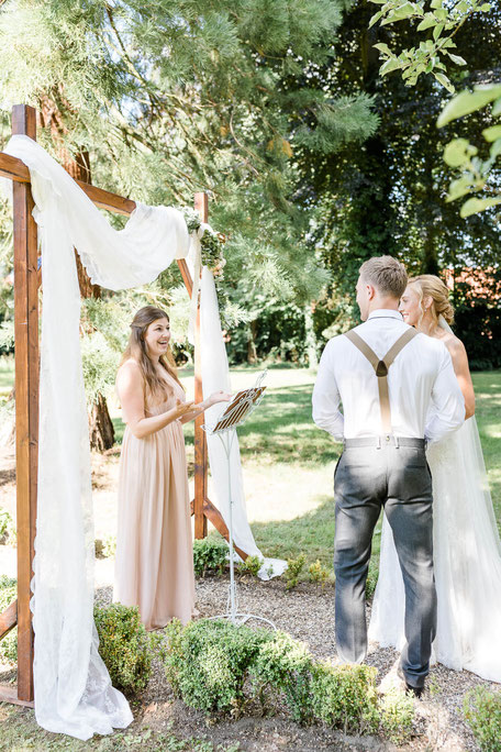 Die Freie Trauung in Osnabrück, holt Euch Hochzeitsinspirationen für die Hochzeitsplanung auf www.philosophylove.de Freie Trauungen und Hochzeitsreden in Osnabrück, Hamburg und Düsseldorf, Keppelborg
