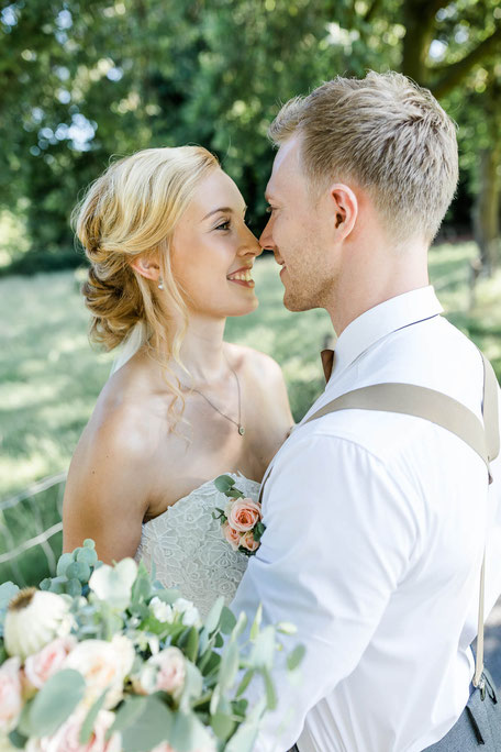 Die Freie Trauung in Osnabrück, holt Euch Hochzeitsinspirationen für die Hochzeitsplanung auf www.philosophylove.de Freie Trauungen und Hochzeitsreden in Osnabrück, Hamburg und Düsseldorf, Keppelborg