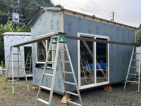 B棟建て方後外部下地の画像