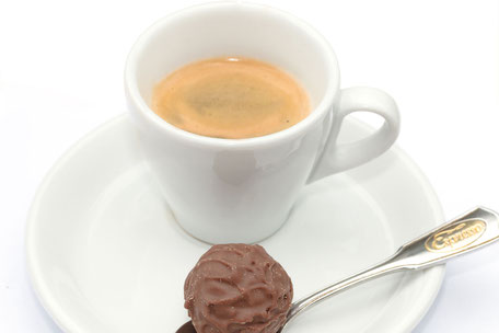 espresso-mit-praline