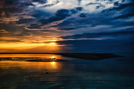 sonnenuntergang-sandbank-hin-kong-beach