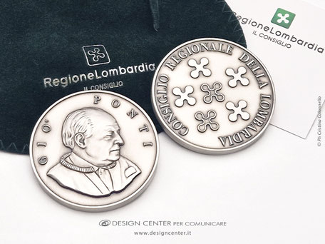 Medaglia grande su misura in ottone argentato anticsto