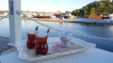 Bild: Tee in Yeniköy Istanbul