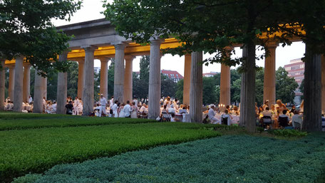 Bild: Diner en blance in Berlin 2016