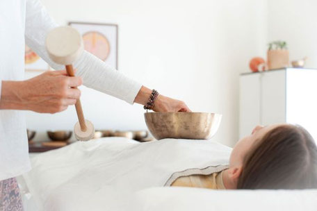 Klangmassage-Behandlung für Kinder bei Praxis Simone Scheuner in Biberstein bei Aarau