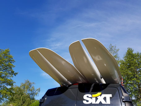 XCAT-Segelkatamaran | Dachtransport zwei Katamarane, SIXT Mobilitätspartner