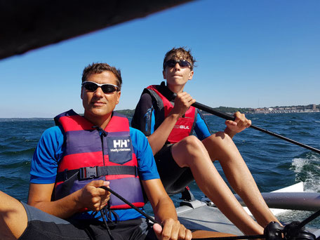 XCAT-Segelkatamaran | Ostsee, Vater und Sohn segeln