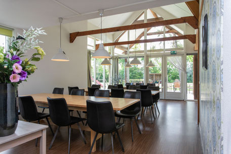 Groot vakantiehuis Drenthe - De Oosterweide - eetruimte