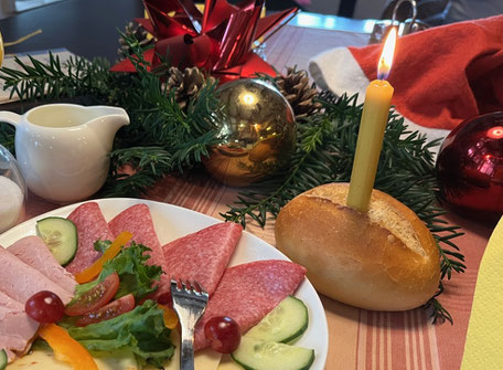 SEBE Veranstaltung Kino "Adventsfrühstück - Brötchen mit Kerze" im Café im Clüverhaus | Stadt Achim