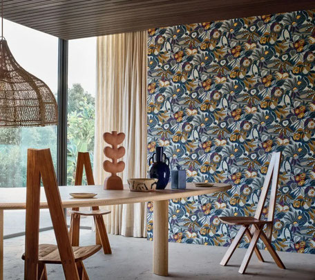 Décoration bohème ou ethnique avec ce papier tendance de la marque Casamance, pour une décoration murale originale dans la salle à manger de votre maison ou appartement de caractère.