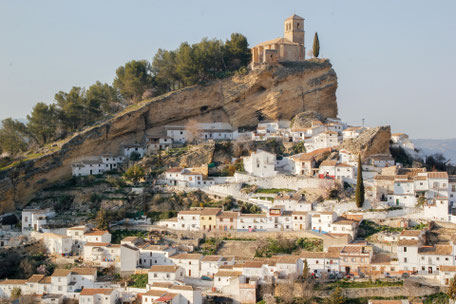 4 Sterne Erwachsenen Hotel an Andalusiens schönstem Strand, mit Flug, Halbpension und Sportprogramm.