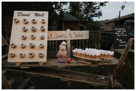 donuts sweet table bruidstaart weddingcake donutwall ijshorentjes unieke bruiloften bruiloft trouwen