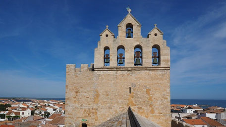 Camargue Urlaub Frankreich: Blick vom Kirchturm auf den Ort