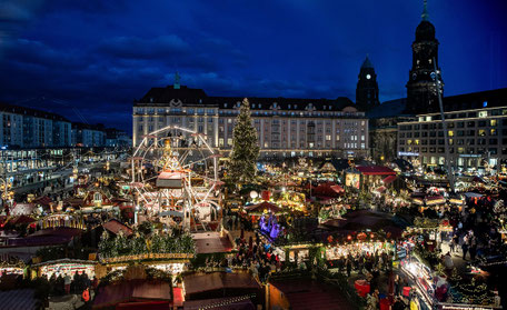 Dresden Geheimtipps & Reisetipps: Weihnachtsmarkt Striezelmarkt auf dem Altmarkt