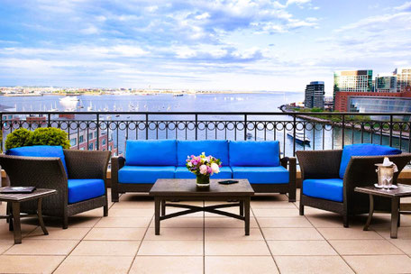 Boston Unterkunft Empfehlung: Blick über den Hafen von der Terrasse © Boston Harbor Hotel