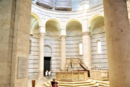 Pisa Geheimtipps: Akustik im Baptisterium