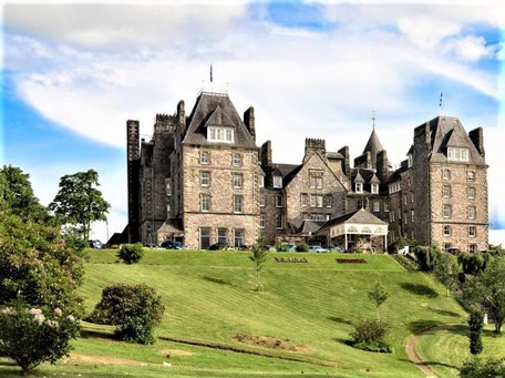 Schottland Schlosshotel Übernachtung: Atholl Palace über dem Pitlochry Tal
