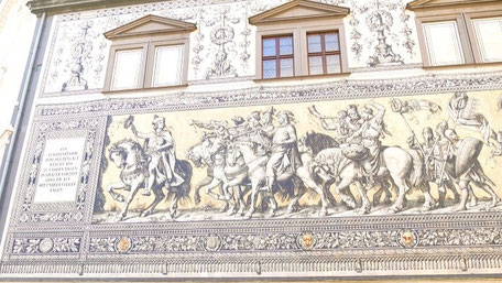 Dresden Geheimtipps & Reisetipps: Mosaikkacheln des Fürstenzug