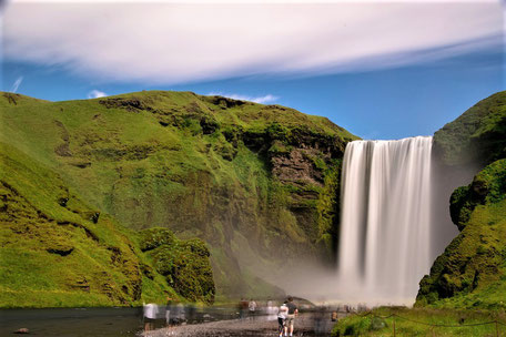 Island Rundreise Mietwagen: Skógavoss Wasserfall 