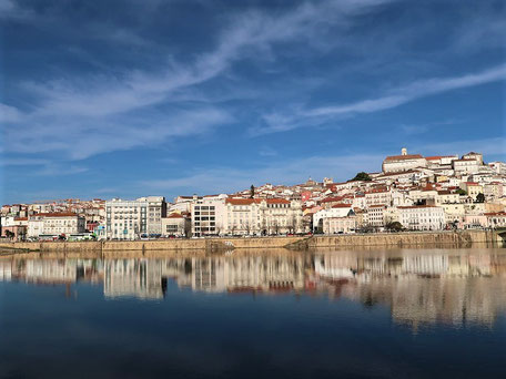 Portugal Rundreise Auto: Blick auf Coimbra