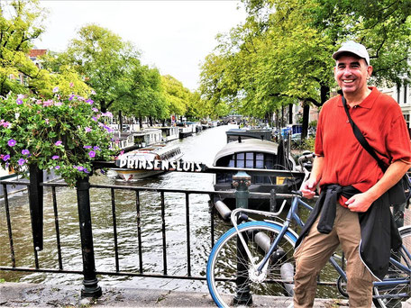 Amsterdam Tipps & Geheimtipps: Der Travel Bloke auf der Prinzen Schleuse