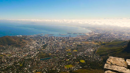 Garden Route Kapstadt Rundreise: Blick vom Tafelberg über die Stadt