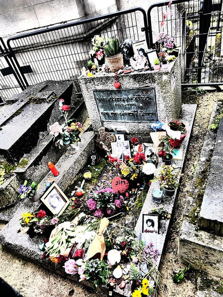 Friedhof Père Lachaise Paris: Pilgerstätte für Morrison Fans