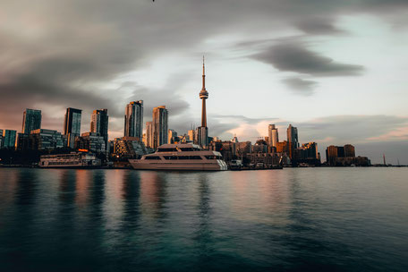 Sehenswürdigkeiten und Aktivitäten in Toronto: Blick auf die Harbourfront
