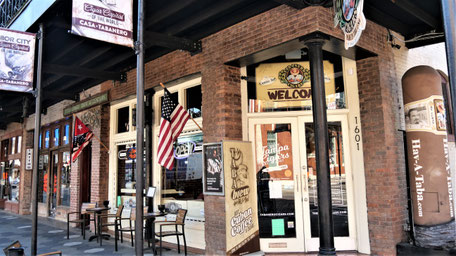 Tampa Sehenswürdigkeiten: "Saloon" in Ybor