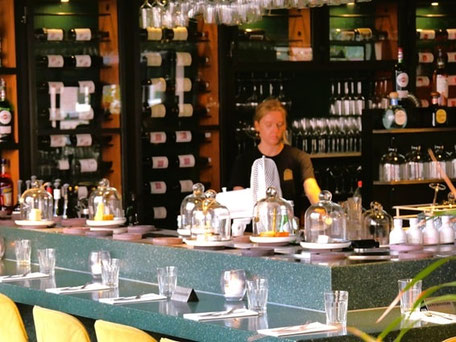 Amsterdam Geheimtipps essen: Käse "am laufenden Band" in der Kaasbar