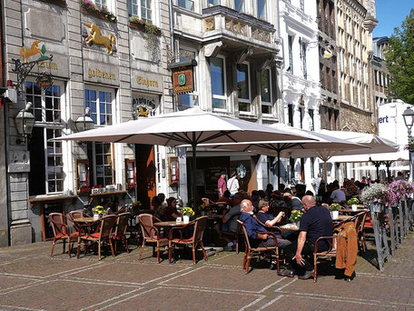 Aachen Sehenswürdigkeiten 1 Tag: Entspannte Pause auf dem Marktplatz