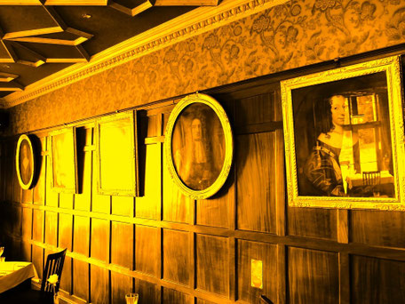 Geister Haus Gruselgeschichten Schottland: Gemälde von Isobel Machenzie im Hotel Restaurant