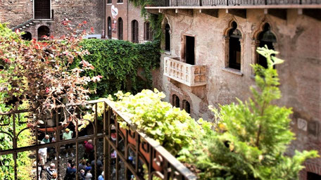Verona Hotel Tipps: Blick vom Hotelbalkon auf Julias Balkon