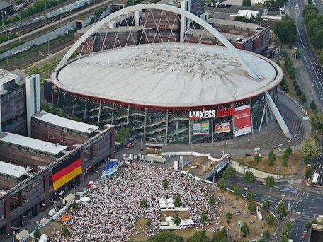 Die Lanxess Arena in Köln ist der Austragungsort des Rewe Final Four des DHB Pokals im deutschen Handball.