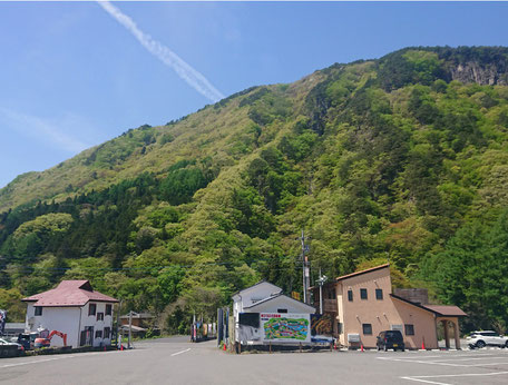 吹割の滝屏風岩