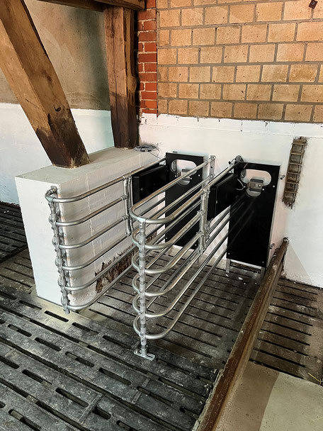  Futterboxen individuell auf den Stall angepasst von Kälbertränken Föcker.
