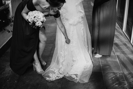 carlos-j-correa-fotografo-bodas-quito-destino-Casa-San-Juan-cumbaya-vestido-novia-arreglos