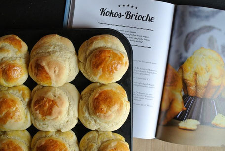 Buchrezension Ich machs mir einfach - einfach lecker und Rezept Kokos-Brioche