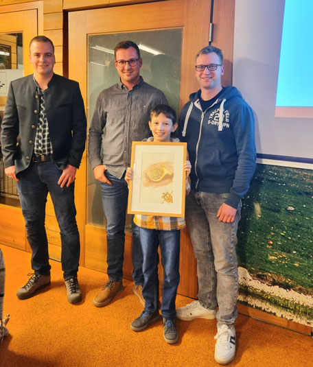 Obmann Lukas Resinger, Kapellmeister Marco Rainer, neues Mitglied Matthias Steiner, Jugendorchesterleiter Sebastian Pretis