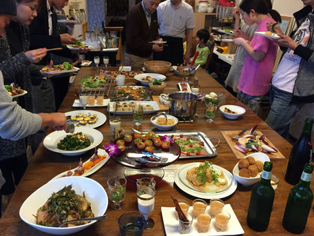 「2016春プラン試食説明会」の様子。
