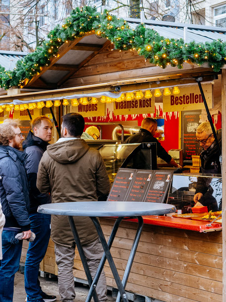 Groenplaats, Wooden stalls, Gluwhein, Antwerp Christmas Market, Winter in Antwerpen, Kerstmarkt Antwerpen, Marché de Noël d'Anvers, Antwerpen, Antwerp, Anvers