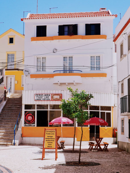 Largo das Caldeiras - Lots of restaurants and bars