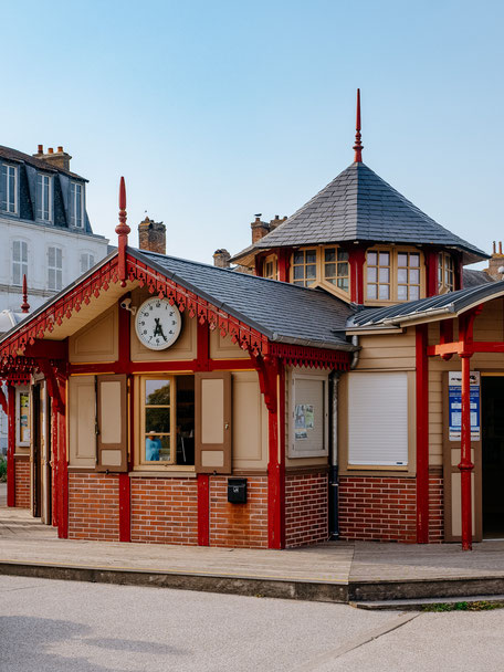 Saint-Valéry Train Station