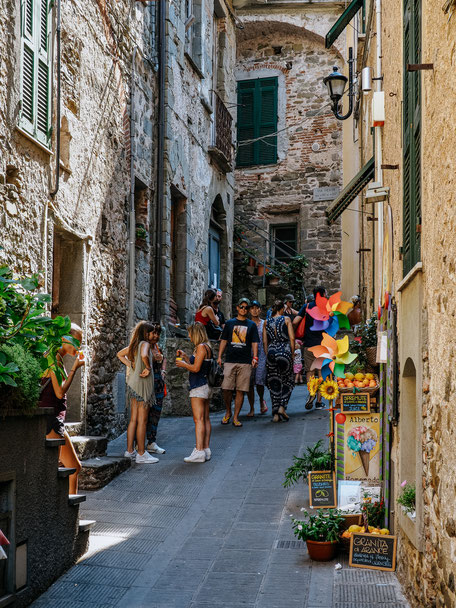 Via Fieschi - Beautiful narrow street