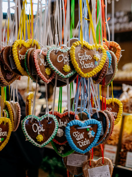 Gingerbread hearts, Lebkuchenherzen, Frankfurt, Christmas Market, Paulsplatz, Weihnachtsmarkt