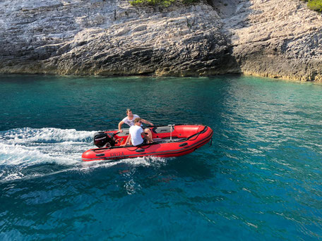 Stiniva Familienurlaub, Katamaran Segelurlaub, Katamaran Urlaubsegeln, Katamaran Segeltörn, Katamaran Segelreisen, Katamaranreisen, Katamaran Segelferien, Katamaran Familientraum, Katamaran Familiensegeln, Katamaran Familienurlaub,